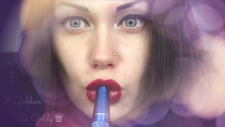 Goddess Misha Goldy: Bibir merokok saya yang memukul adalah semua yang anda perlukan!