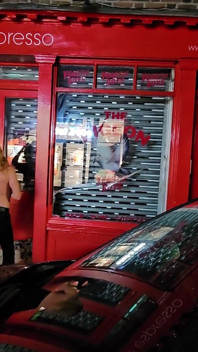 Llamaron el lugar desnudos
