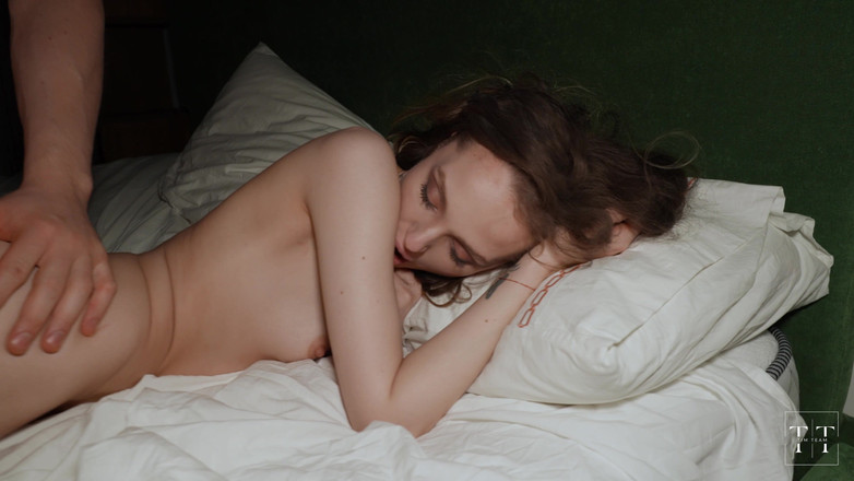 Lilith Liber: Míralo correrse dentro de la belleza flaca en sexo apasionado