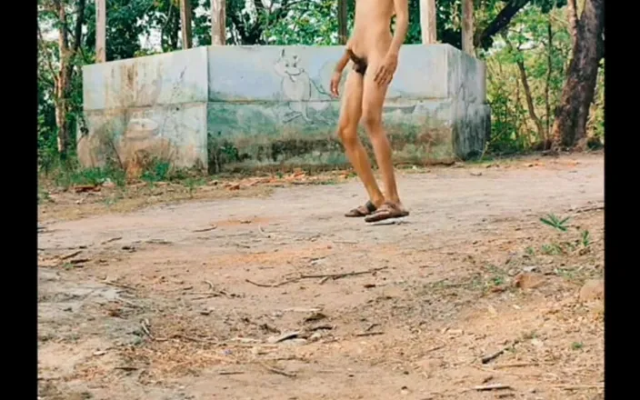 Tani: Mature Russian Grandpa Masterbating Outdoor