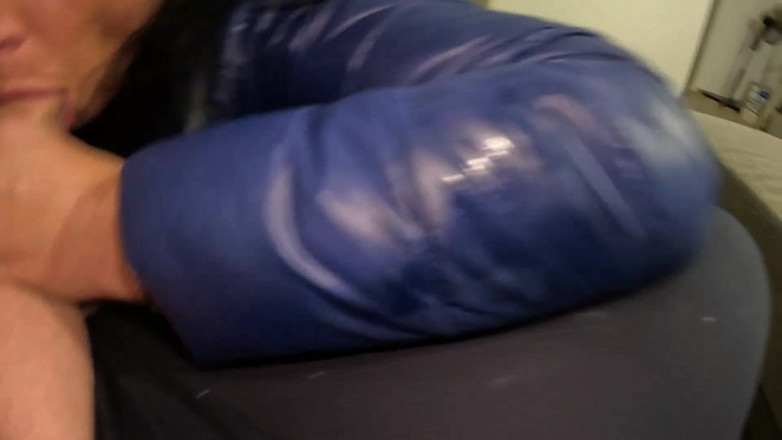 MilfyCalla: 雨の夜フェチ - ブルー ダウンジャケット、キラキラ ジーンズ &amp; 乱雑なディープスロート 308