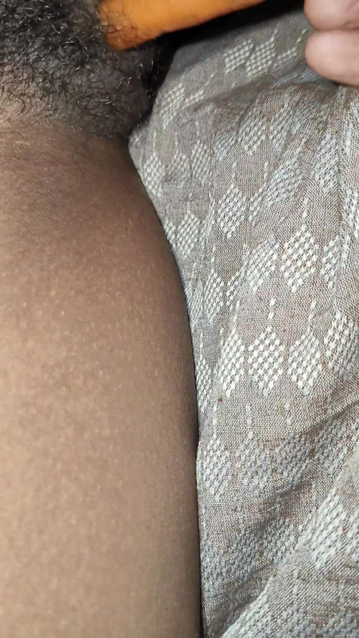X videos: Esposa jugando con zanahoria