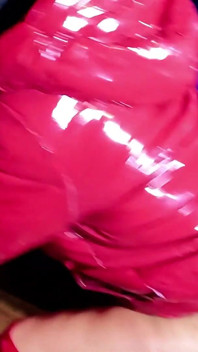 빨간 광택 다운 재킷 POV. 내 재킷에 흡연, 강아지 스타일과 더블 정액