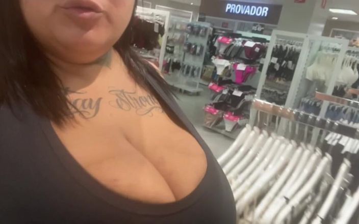 Mary Jhuana: Bbw nel camerino del centro commerciale