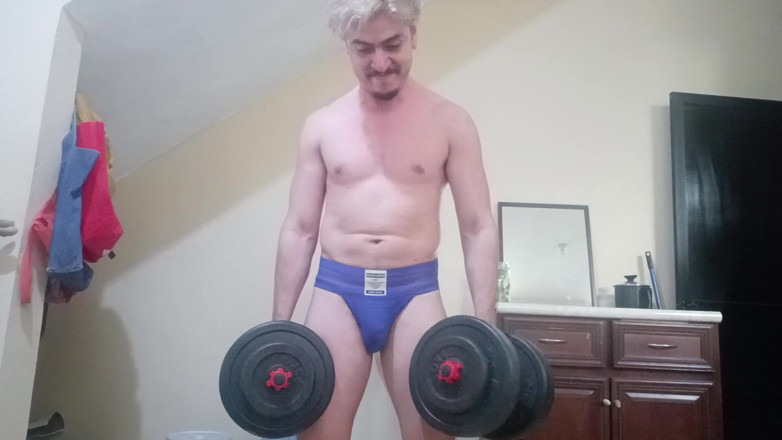 Tabasco Jake: Красивая белая латина тренируется в Jockstrap