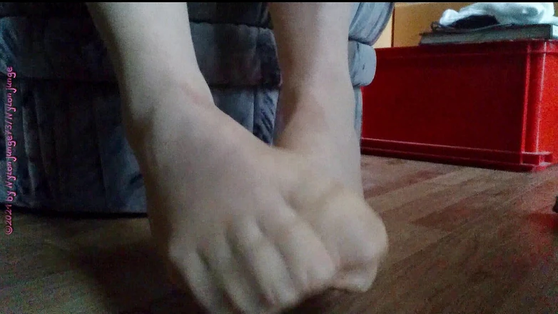 Carmen_Nylonjunge: Volledig condoom en birkenstocks ** spermaplezier 1 **