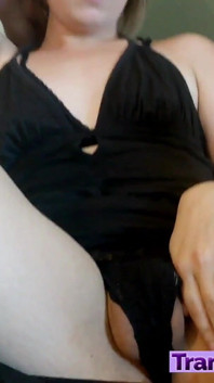 Minusculă masturbare anală trans