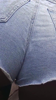 Shaking My Ass Peeing in Hot Pants