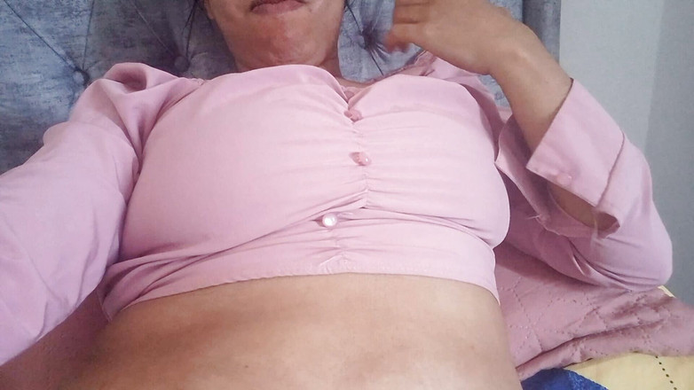 PATY PATY: 세상에!!! 내 의붓딸은 처녀이고 실수로 보지를 손가락으로 핑거링했다