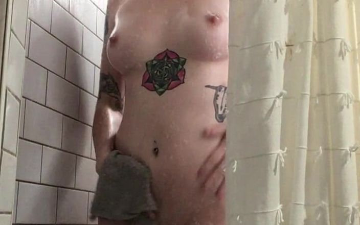 Lady Lazarus: Prysznic z mydłem wstrząsa