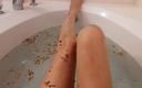 Ts Zoey: Bathtime in My Sisters Beautiful Big Tub