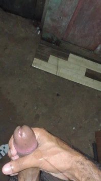后院首次亮相的鸡巴精液