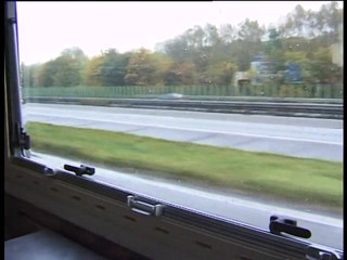 Lucky Cooch: Блондинку трахають в машині в тріо