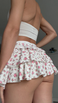 Feeling Flirty in This Frilly Mini Skirt