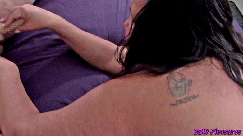 BBW Pleasures: BBW BFF dildo play