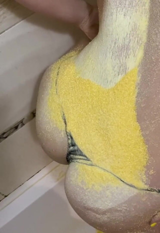 Monnycka: Scrub for ass