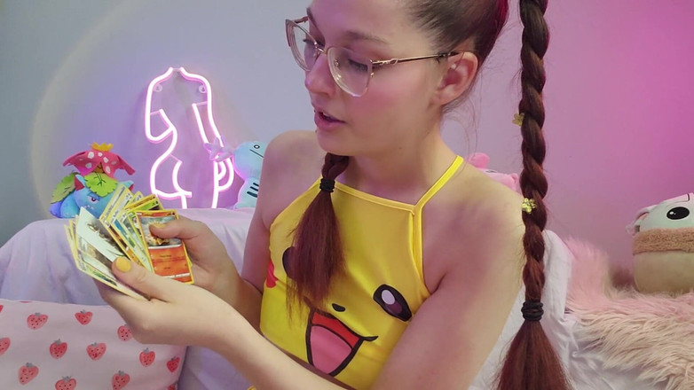 petitesubkitten: E-kız göğüsleri ve pokmon çekiyor