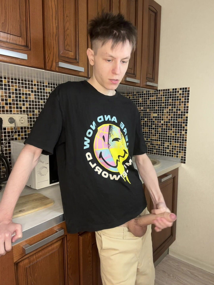 Morflot24: Tryskająca rozkosz Młodego Twinka