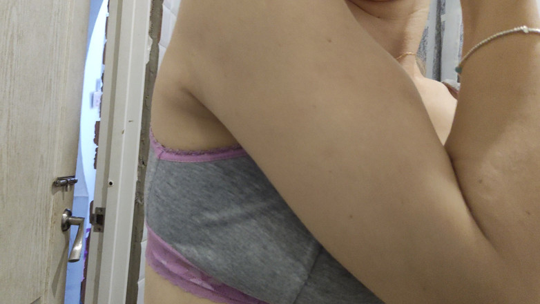 Risky Hairy Couple: Awek besar berotot fleksibel