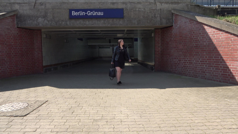 German amateur - 100% German hardcore videos: Şişman Alman sürtük herkesin içinde işemeyi seviyor