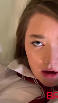POV - Du knullar och spermapaj brittisk 18 -åring i uniform