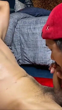 สตร8 หนุ่มควยใหญ่ยืนดูฉันเลียควยและไข่ของเขา