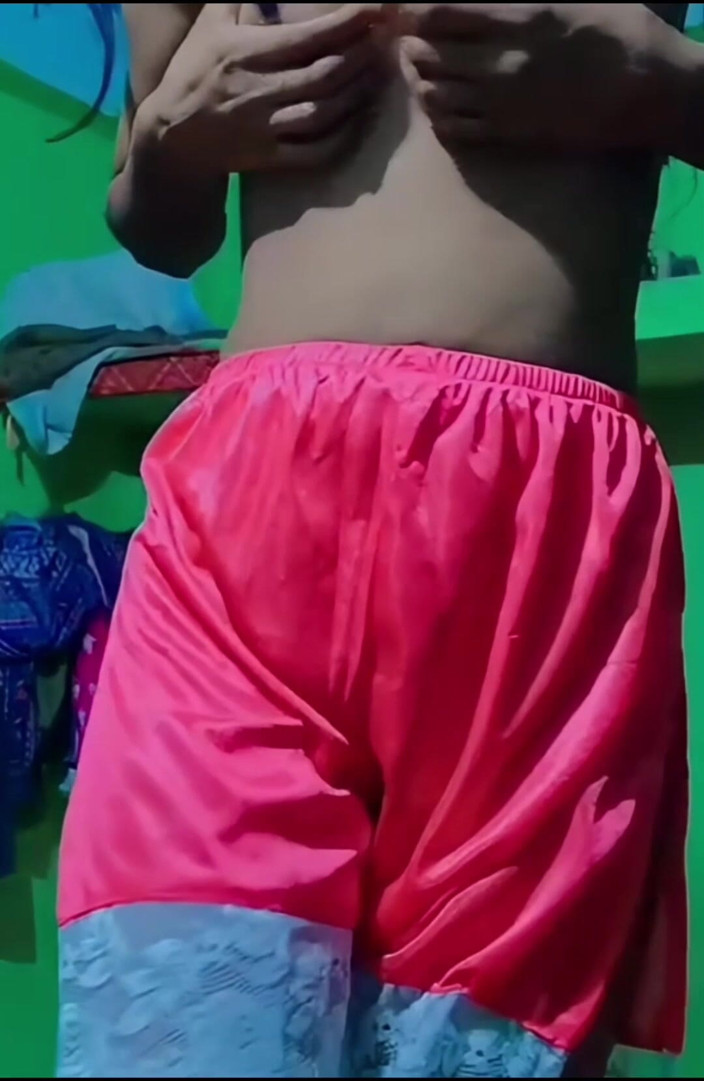 Sluty Piya: La mia ragazza preme le sue tette e diteggia la...