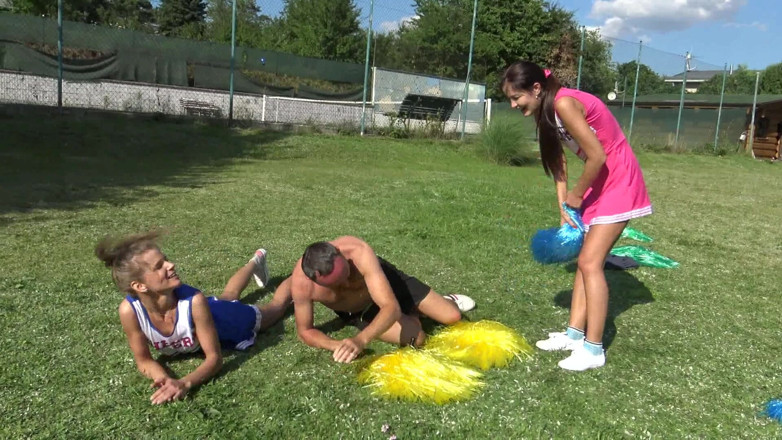 Femdom Austria: Cheerleader sparkar kul!