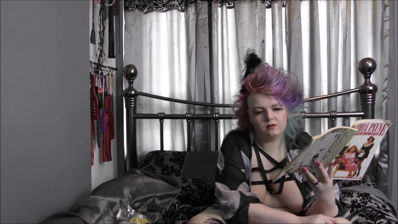 Mxtress Valleycat: Breakfast in Bed