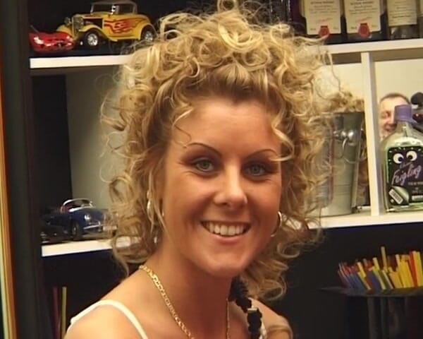 YOUR FIRST PORN: Seksi Sarışın Chantal Orgazmları Seviyor