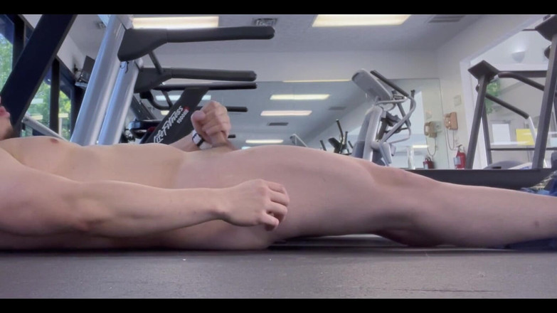 barenakedboy: ジムで激しい有酸素運動を終えたばかりですか?