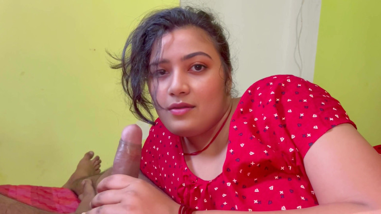 Hotty_ragini: Omg! Jsem sama se svou nevlastní chůvou a požádala jsem...