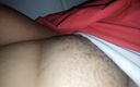 Karmico: Massageando a buceta peluda e gorda da minha esposa 2