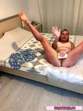 SugarNadya: Self depilation of a gorgeous sweet pussy
