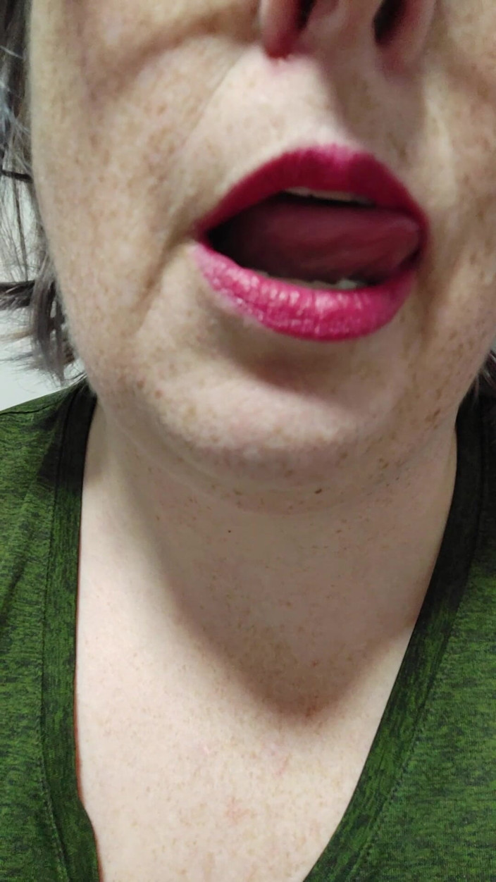 AngYourDirtyCanadian: Some Mouth Togue and Teeth