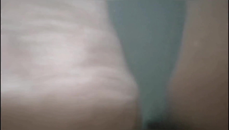 Erotic Tanya: Easter gift - underwater farts