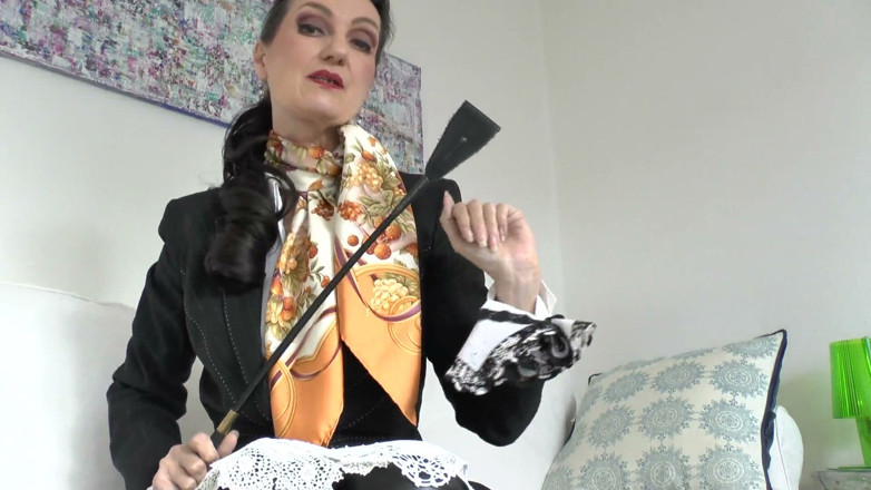 Lady Victoria Valente: Adulmecare de batiste din dantelă și jocuri fierbinți de masturbare, partea 1:...