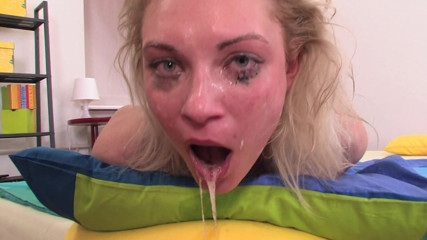 Young Throats: Piccola Brea con abilità estreme nel fare i deepthroat