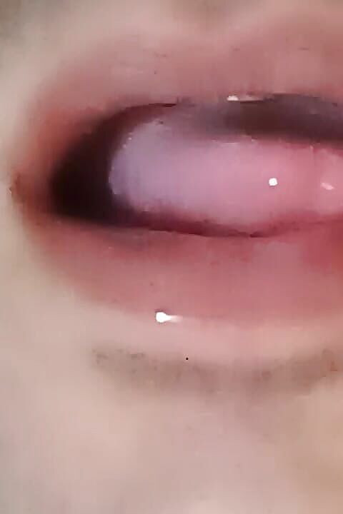 Gangbang straight: Bocca prima volta arriva lo sperma in tunnel