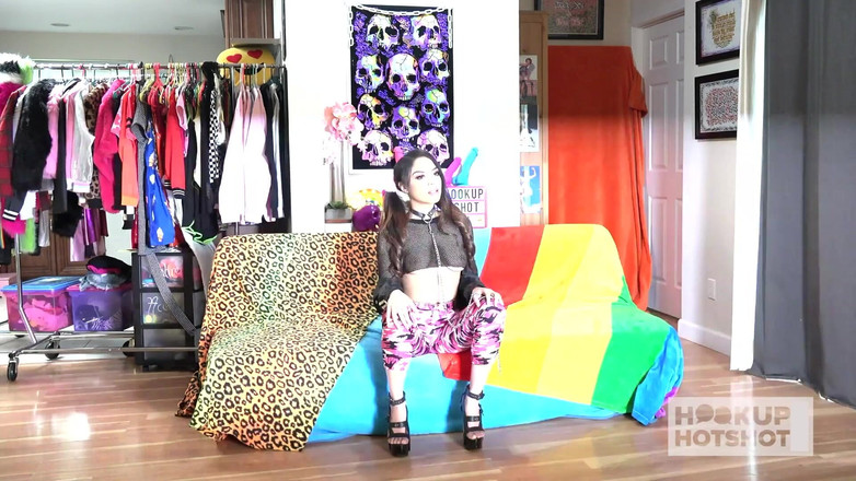 HookUp HotShot-BTS: Bts - Neukgekke Maya Bijou vindt het heerlijk om geneukt te...