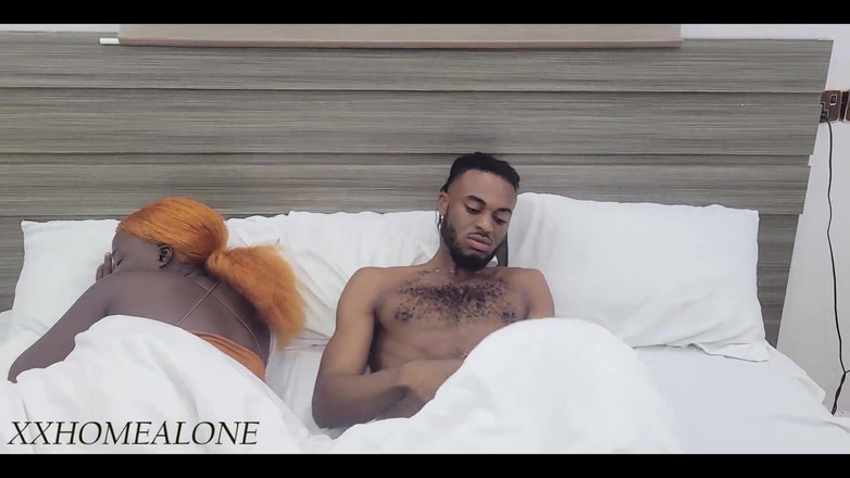 Home Alone: 義理の妹が私の大きな黒いチンポに夢中になる