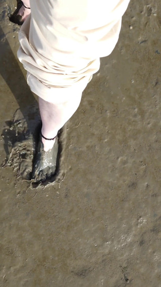 Footfetish: Short Test in the Mudflats on the Beach of Horumersiel