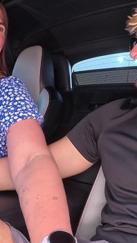 Real britânica milf me leva em seu carro e me masturba!