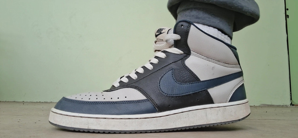 jerkofflover: Nike Sneakers on My Feet