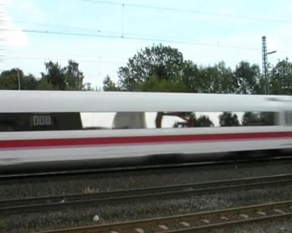 Deutscher hardcore: Duitse blondine met ronde kont krijgt haar kutje bespoten met...