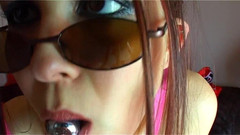 Hot Girlz: Kinky whore goes live fucking her pussy for her fans