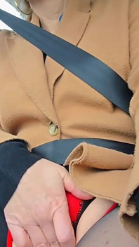 熟女 Chaude et sexy en voiture