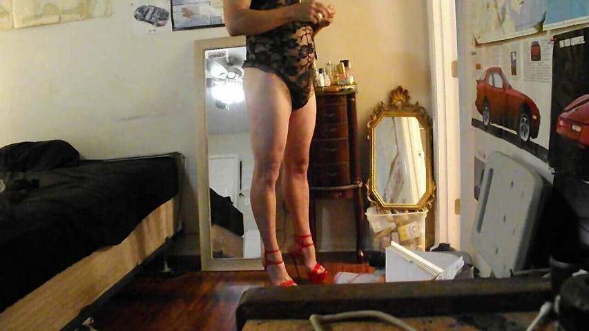 Just a Quick Look in the Mirror. (Legsistance)