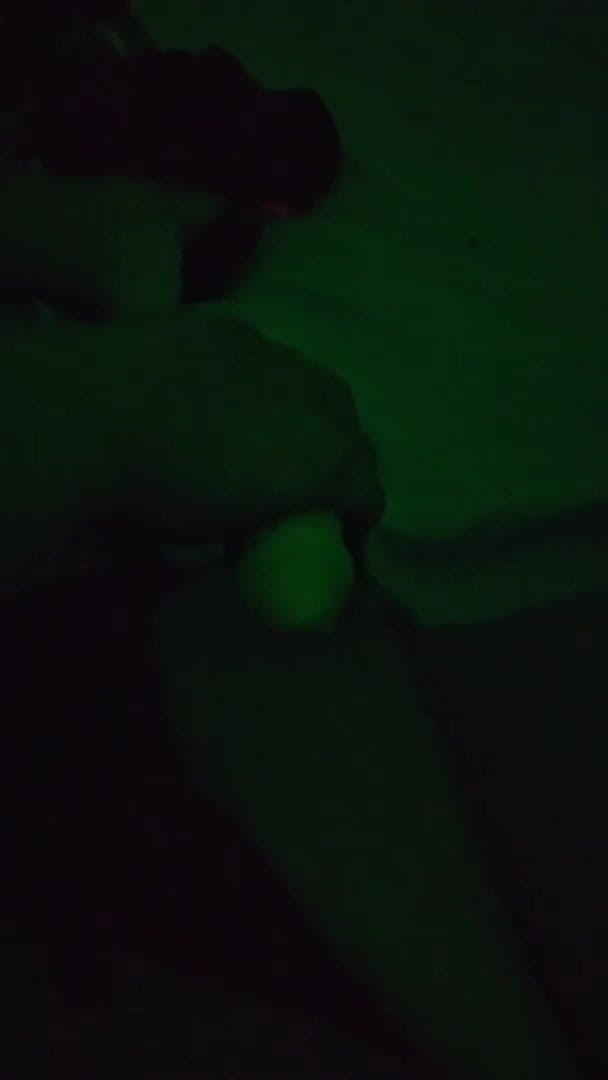 Ninazx: Mi primer video de masturbación en luz verde