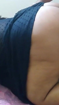 Musulmana dolofană sexy savurează linsul și futaiul de la iubitul prietenului ei